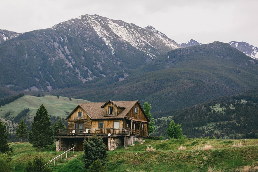 Yellowstone House - A Secluded Montana Wedding Retreat